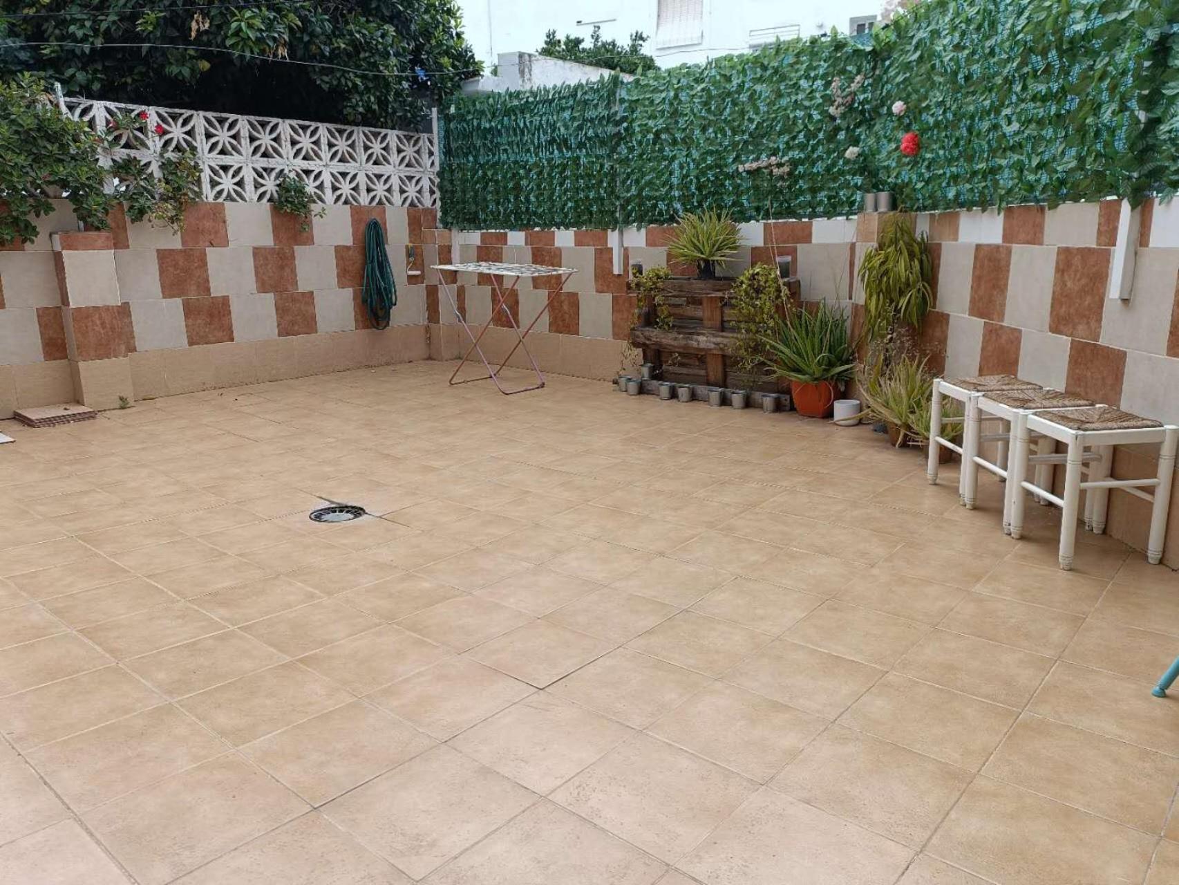 8 Mins Walk To Train Station Low Cost Youth Hostel Séville Extérieur photo